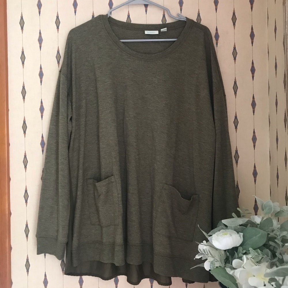 LOGO Lounge Green Soft Long Sleeve with Pockets